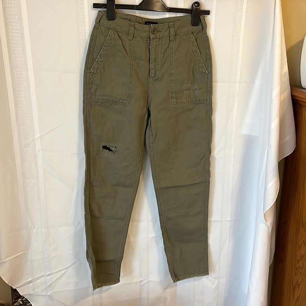 Top shop camo green cropped trousers size 4